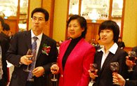 Mr. Kang Shuchun, CEO of SHIPPINGCHINA and Mrs. Liu Zhanfang, Vice President of CFFA