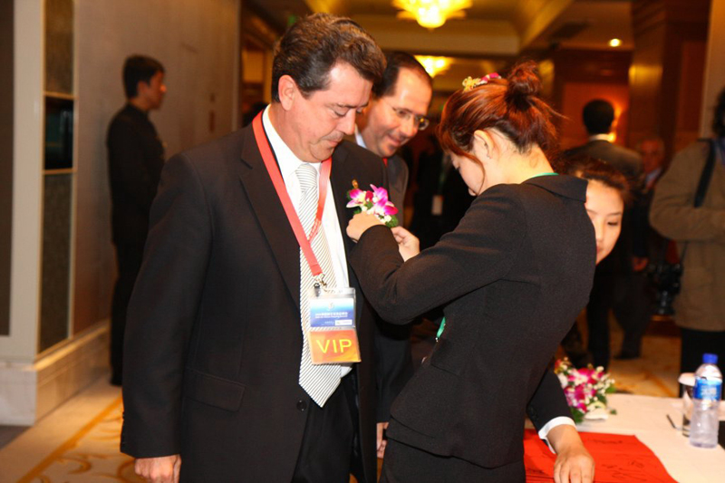 西班牙城市市长以贵宾身份参加全球海运峰会