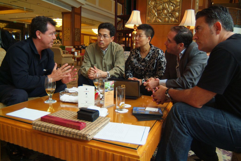 西班牙城市市长与中国国际海运网总裁康树春先生就双方合作进行会谈