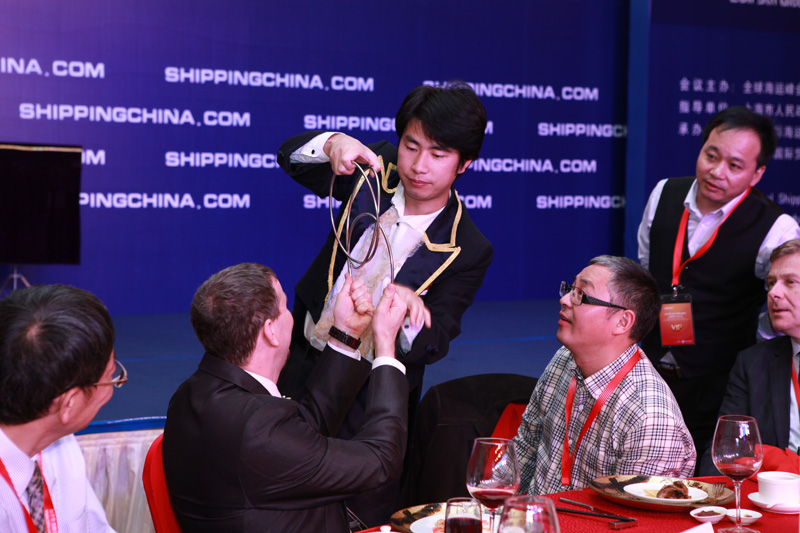 The Magic Show Got Positive Interaction by VIPs from China & Foreign Countries