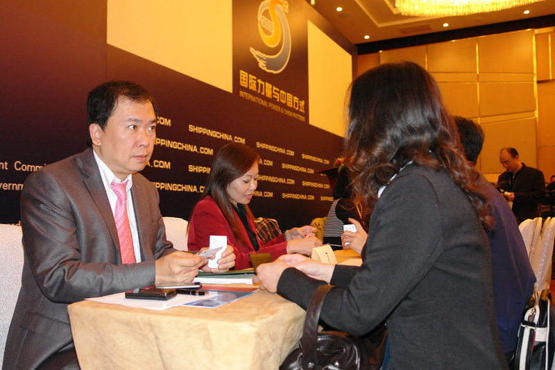 Two Representatives from Taiwan & Qingdao Companies Negotiating Cooperation Project