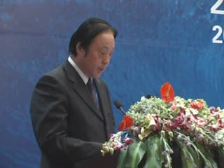 Mr. Yang Gen, General Manager of Orient International Logistics(Holding) Co., Ltd, makes speech