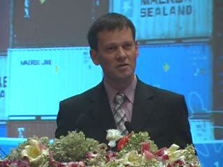 Mr. Erik Ringmaa, Chief Commercial Officer of Port of Tallinn, makes speech