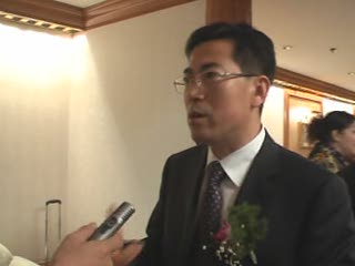 CEO of Shippingchina. com Mr. Kang Shuchun is interviewed by media