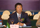 Mr. Lu Wei, COO of Shippingchina.com, hosts the logistics rounsd table conference