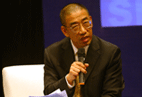 Professor Liu Bin hosts the forum