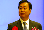 Mr. Xia Deren, Dalian Mayor is giving the welcome speech