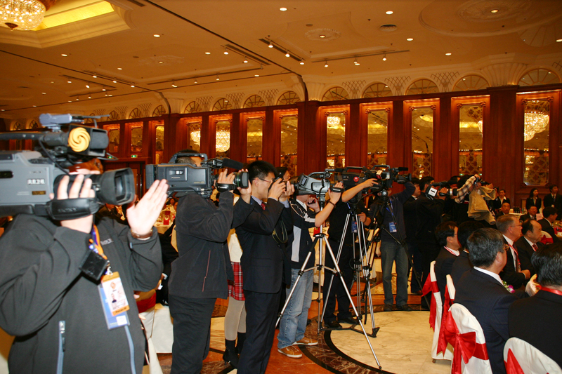 Overseas media focus on China Shipping 60 Years Anniversary Banquet